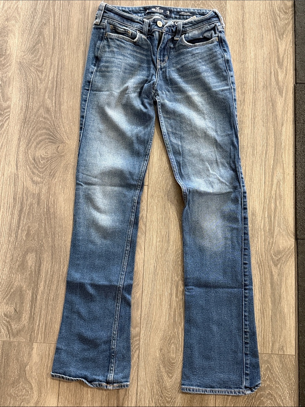Hollister Women’s Blue low rise boot - Classic Mid Wash Size 3L